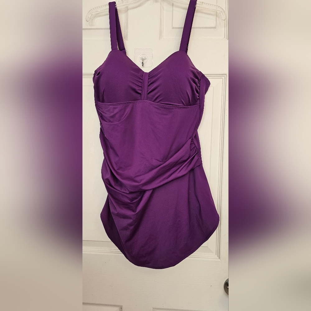 D&co Beach One-Piece Swimsuit Size 16 New Without Tag Purple